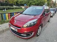 Usado Renault Scénic III Dynamique 130 CV (95 kW) 2013 Granate Monovolumen
