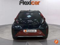 Usado Toyota Aygo Edition 72 CV (52 kW) 2022 Rojo Utilitario