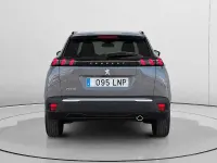 Usado Peugeot 2008 Allure 110 CV (80 kW) 2021 Gris / plata SUV