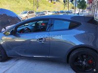 Usado Opel Astra GTC Selective 140 CV (102 kW) 2013 Gris / plata Berlina