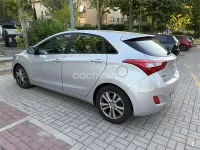 Usado Hyundai i30 GLS 110 CV (80 kW) 2013 Gris / plata Berlina