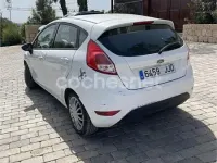 Usado Ford Fiesta Trend 75 CV (55 kW) 2015 Blanco Utilitario