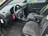 Usado Audi A3 Ambiente 130 CV (95 kW) 2001 Azul Utilitario