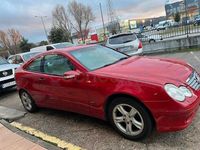 Usado Mercedes C200 122 CV (89 kW) 2004 Rojo Berlina