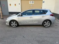 Usado Toyota Auris Advance 124 CV (91 kW) 2015 Gris / plata Familiar