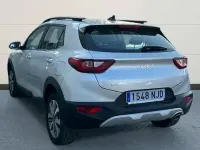 Usado Kia Stonic 101 CV (74 kW) 2025 Gris / plata SUV
