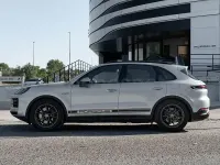 Usado Porsche Cayenne 470 CV (345 kW) 2025 Gris / plata SUV