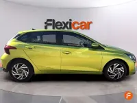 Usado Hyundai i20 101 CV (74 kW) 2024 Verde Utilitario
