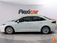 Usado Toyota Corolla Active 125 CV (91 kW) 2023 Blanco Berlina