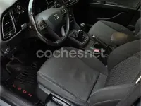 Usado Seat Leon Reference 105 CV (77 kW) 2014 Gris / plata Berlina