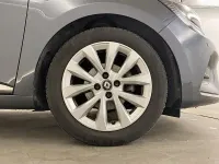 Usado Renault Clio V Zen 90 CV (66 kW) 2022 Gris Berlina