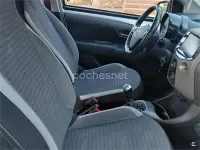 Usado Toyota Aygo X-play 72 CV (52 kW) 2020 Gris / plata Utilitario