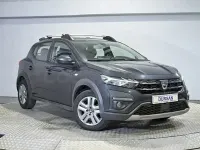 Usado Dacia Sandero Essentiel 100 CV (73 kW) 2021 Gris / plata Berlina