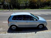 Usado VW Polo Trendline 75 CV (55 kW) 2002 Gris / plata Berlina