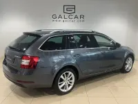 Usado Skoda Octavia Style 150 CV (110 kW) 2019 Gris / plata Familiar