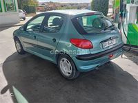 Usado Peugeot 206 90 CV (66 kW) 2000 Verde Berlina