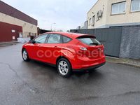 Usado Ford Focus Trend 100 CV (73 kW) 2013 Rojo Berlina