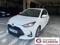 Usado Toyota Yaris Hybrid Active 116 CV (85 kW) 2022 Blanco