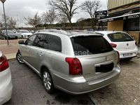 Usado Toyota Avensis Executive 116 CV (85 kW) 2005 Beige Familiar