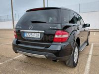 Usado Mercedes ML280 190 CV (139 kW) 2007 Negro SUV