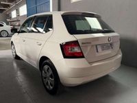 Usado Skoda Fabia Active 75 CV (55 kW) 2018 Blanco Utilitario