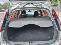 Usado Ford Focus Ghia 109 CV (80 kW) 2005 Gris / plata Familiar