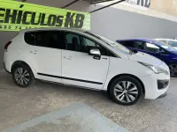 Usado Peugeot 3008 Access 131 CV (96 kW) 2015 Blanco Familiar
