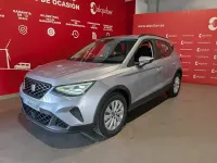 Usado Seat Arona Style Plus 110 CV (80 kW) 2022 Gris / plata SUV