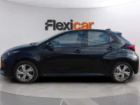 Usado Toyota Yaris Hybrid Active 116 CV (85 kW) 2025 Negro Berlina