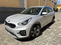 Usado Kia Niro 141 CV (103 kW) 2021 Gris / plata SUV