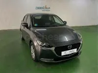 Usado Mazda 2 90 CV (66 kW) 2022 Gris / plata Berlina