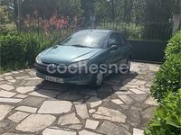Usado Peugeot 206 75 CV (55 kW) 2000 Verde Berlina