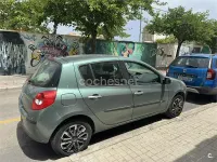 Usado Renault Clio II Authentique 85 CV (62 kW) 2008 Verde Berlina