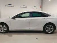 Usado Opel Insignia Business Elegance 122 CV (89 kW) 2022 Blanco Berlina