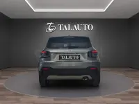 Usado Jeep Avenger Altitude 100 CV (73 kW) 2024 Gris / plata SUV