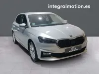 Usado Skoda Fabia Selection 95 CV (69 kW) 2025 Blanco Utilitario