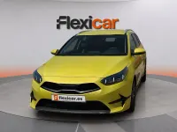 Usado Kia Ceed 120 CV (88 kW) 2023 Amarillo Utilitario