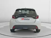 Usado Toyota Yaris Business Edition 116 CV (85 kW) 2022 Blanco Utilitario