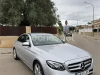 Usado Mercedes E220 194 CV (142 kW) 2016 Gris / plata Berlina