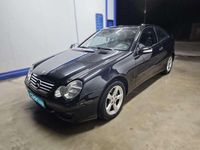 Usado Mercedes C200 136 CV (100 kW) 2005 Negro Berlina