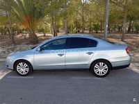 Usado VW Passat Highline 140 CV (102 kW) 2005 Gris / plata Berlina