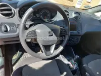 Usado Seat Ibiza ST Reference 75 CV (55 kW) 2015 Rojo Familiar