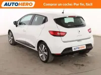 Usado Renault Clio IV 90 CV (66 kW) 2014 Blanco Berlina