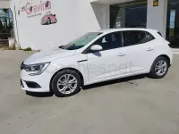 Usado Renault Mégane IV Intens 100 CV (73 kW) 2017 Blanco Berlina