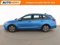 Usado Hyundai i30 110 CV (80 kW) 2018 Azul Familiar