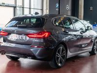 Usado BMW 116 Sport Line 116 CV (85 kW) 2021 Gris / plata Utilitario