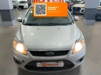 Usado Ford Focus Ghia 109 CV (80 kW) 2011 Gris Utilitario