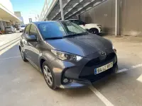 Używany Toyota Yaris Hybrid Active 116 KM (85 kW) 2025 Szary