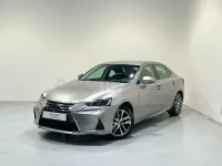 Usado Lexus IS300h Executive Line 223 CV (164 kW) 2018 Gris / plata Berlina