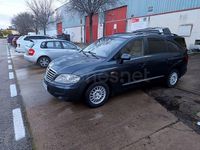 Usado Ssangyong (KGM) Rodius 165 CV (121 kW) 2010 Gris / plata Monovolumen
